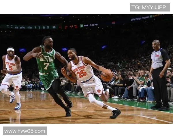 锡伯杜现身绿军训练馆 布朗透露他分享尼克斯上赛季战胜绿军经验